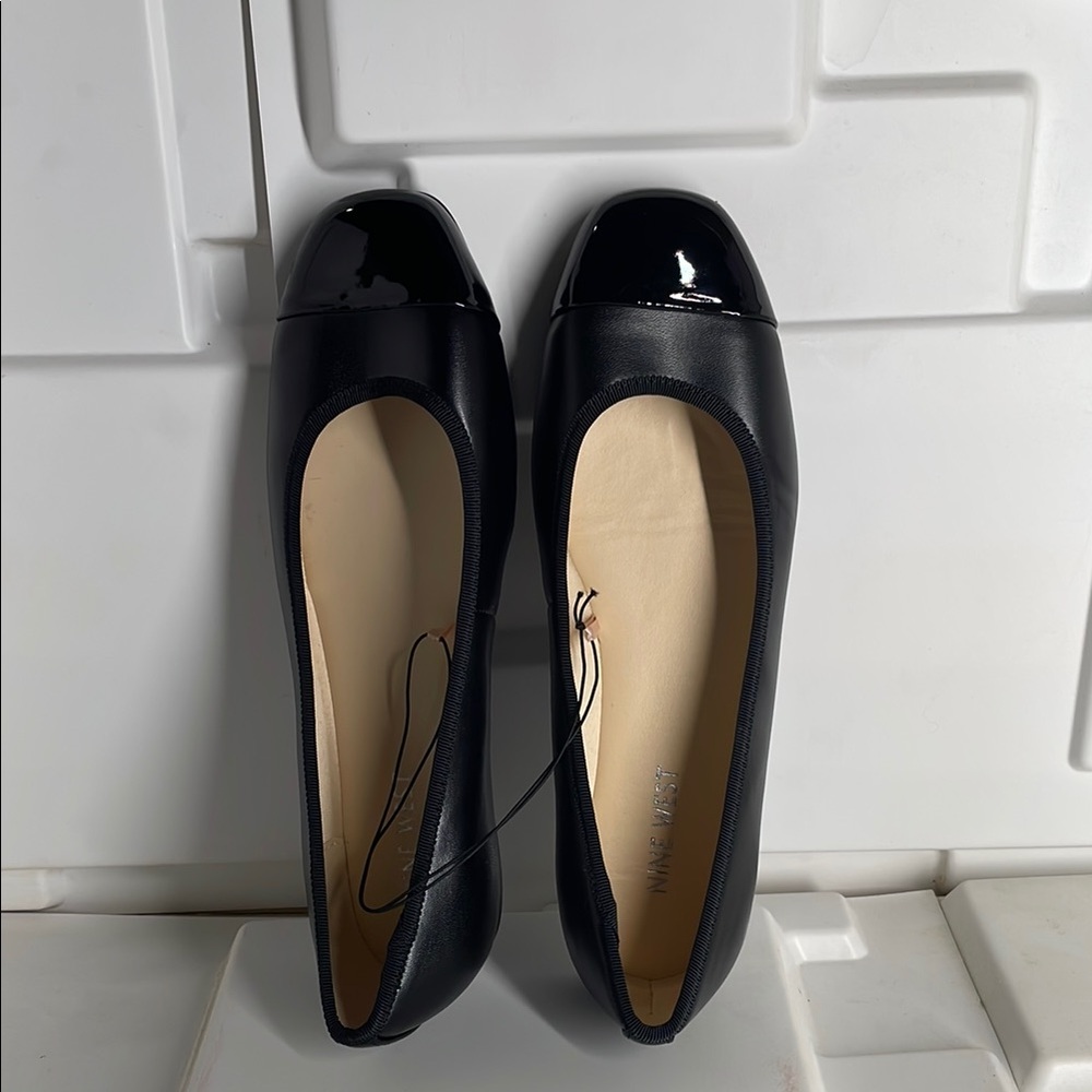 Black Patent Leather Ballet Flats with Toe Cap